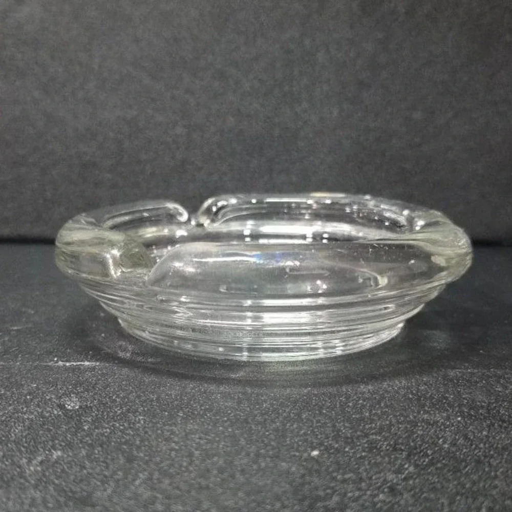 Classic Round Ashtray, 3‎ Notch Design, Thick Clear Glass, Smoking Accessory